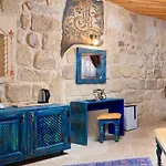 Authentic Cave House 5 And Castle View 度假居 于尔居普